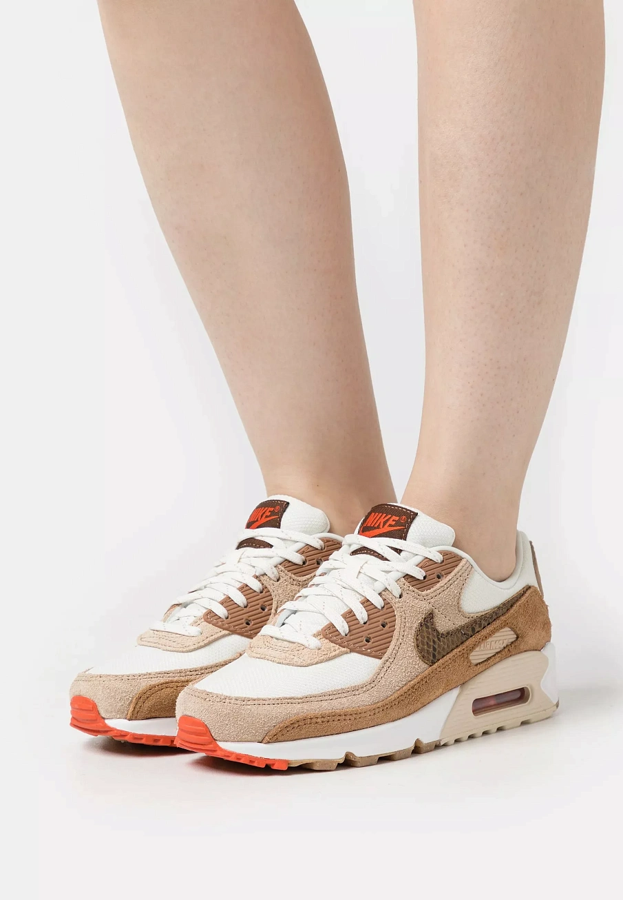 Фото № 2 с приближением к товару «‎AIR MAX 90 SE »