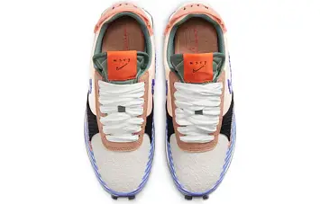 Nike Daybreak-Type Crimson Tint - 6