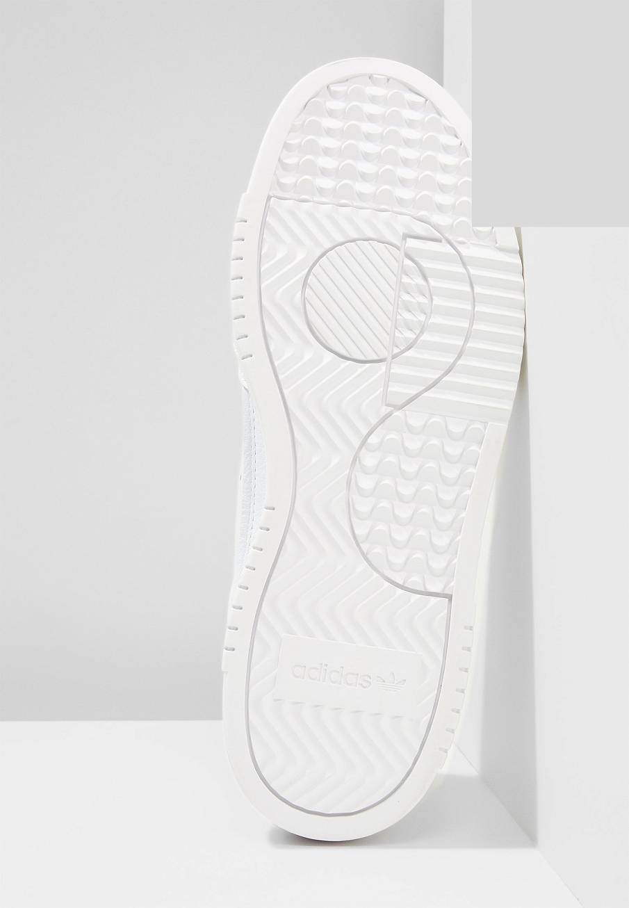 Фото № 5 с приближением к товару «‎Adidas Supercourt »