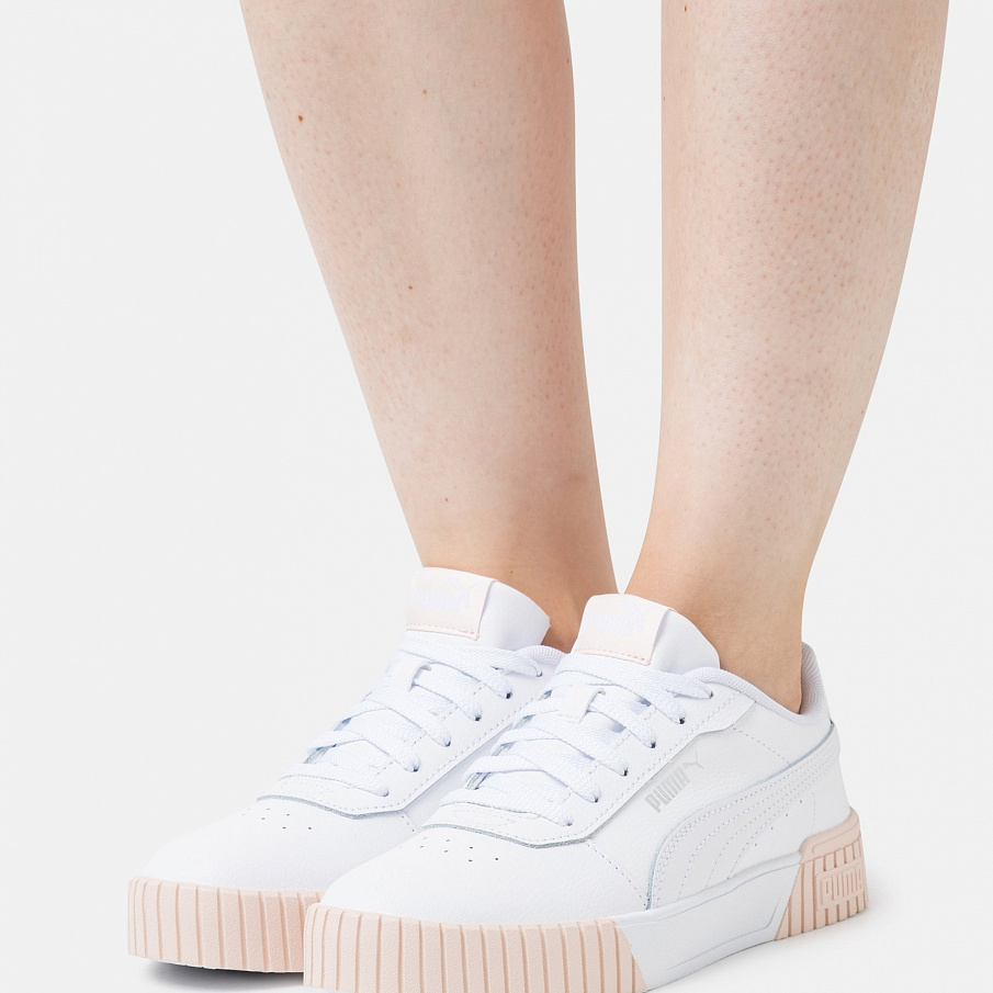 Фото № 2 с приближением к товару «‎Puma Carina 2.0 »