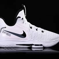 Фото № 2 с приближением к товару «‎Nike Lebron Witness V»