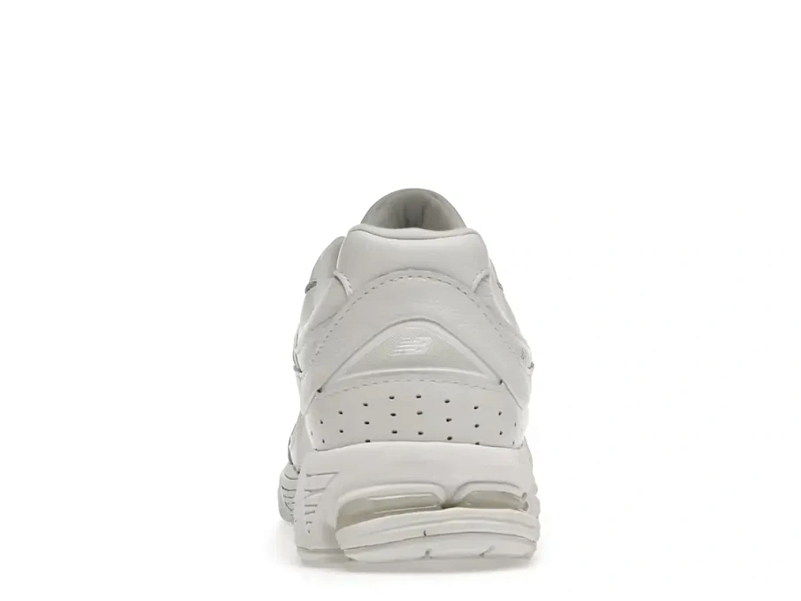 Фото № 4 с приближением к товару «‎New Balance 2002R»