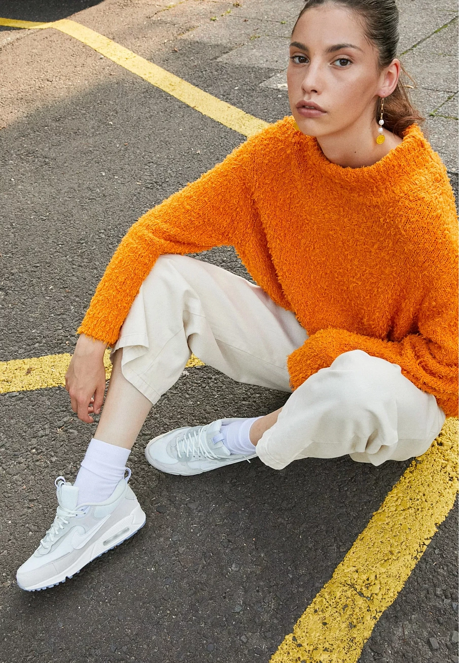 Фото № 4 с приближением к товару «‎W AIR MAX 90 FUTURA»