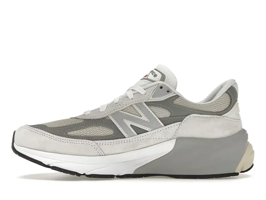 Фото № 3 с приближением к товару «‎New Balance 990v6»