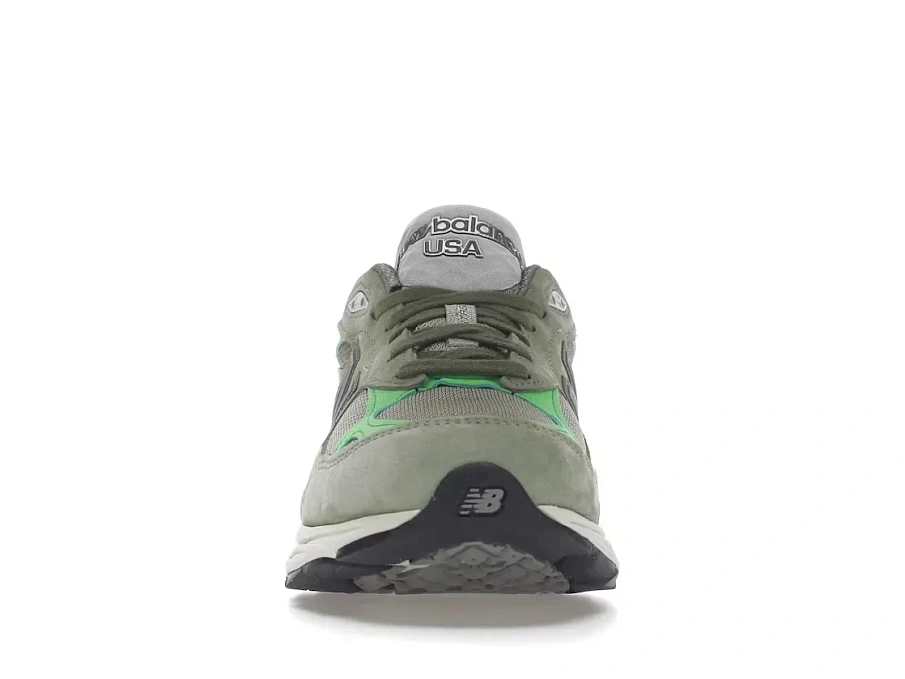 Фото № 2 с приближением к товару «‎New Balance 990v3»