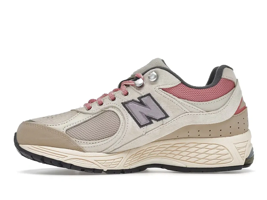Фото № 3 с приближением к товару «‎New Balance 2002R»
