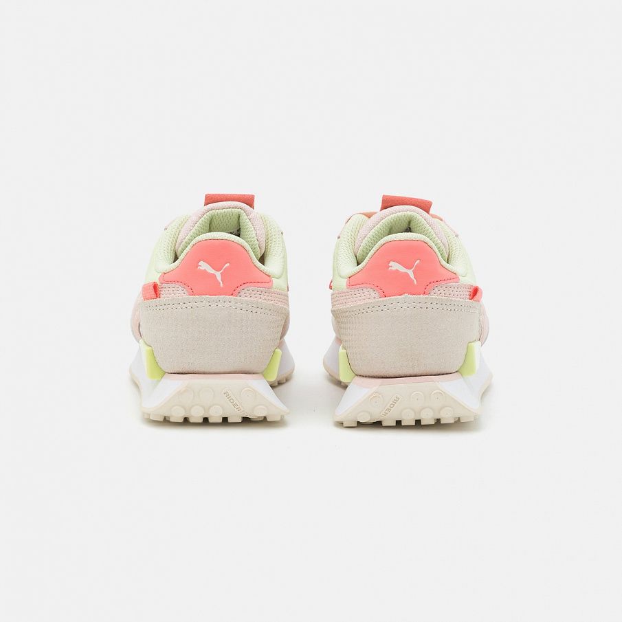 Фото № 4 с приближением к товару «‎Puma Future Rider Interest »