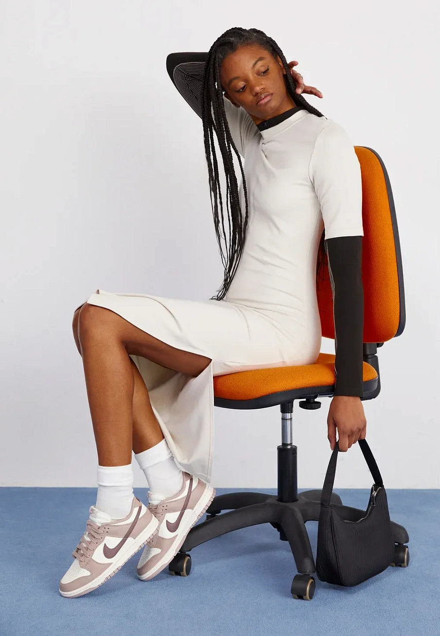 Фото № 3 с приближением к товару «‎DUNK LOW»