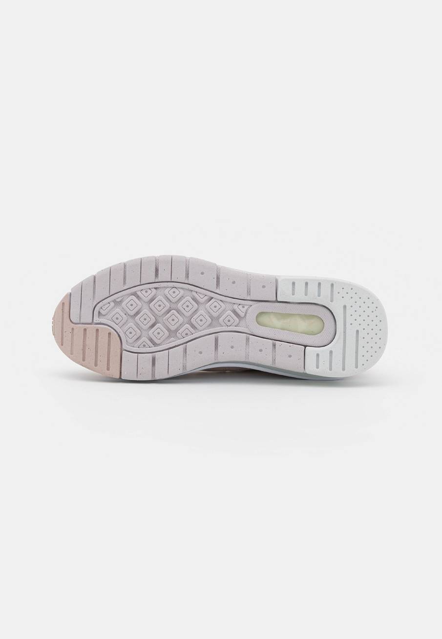 Фото № 4 с приближением к товару «‎Nike Air Max Genome »