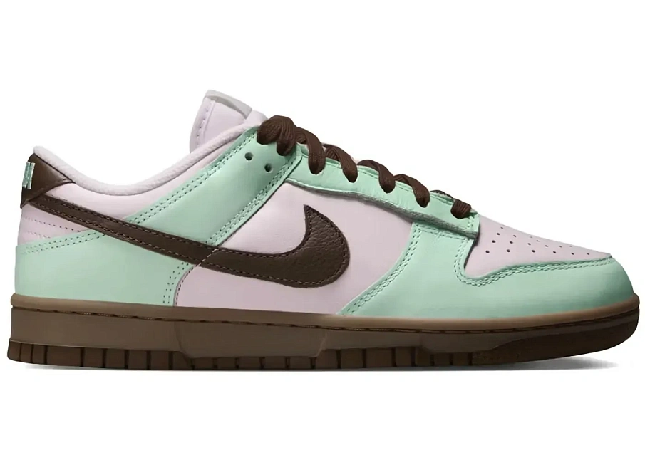 Фото № 1 с приближением к товару «‎Nike Dunk Low»