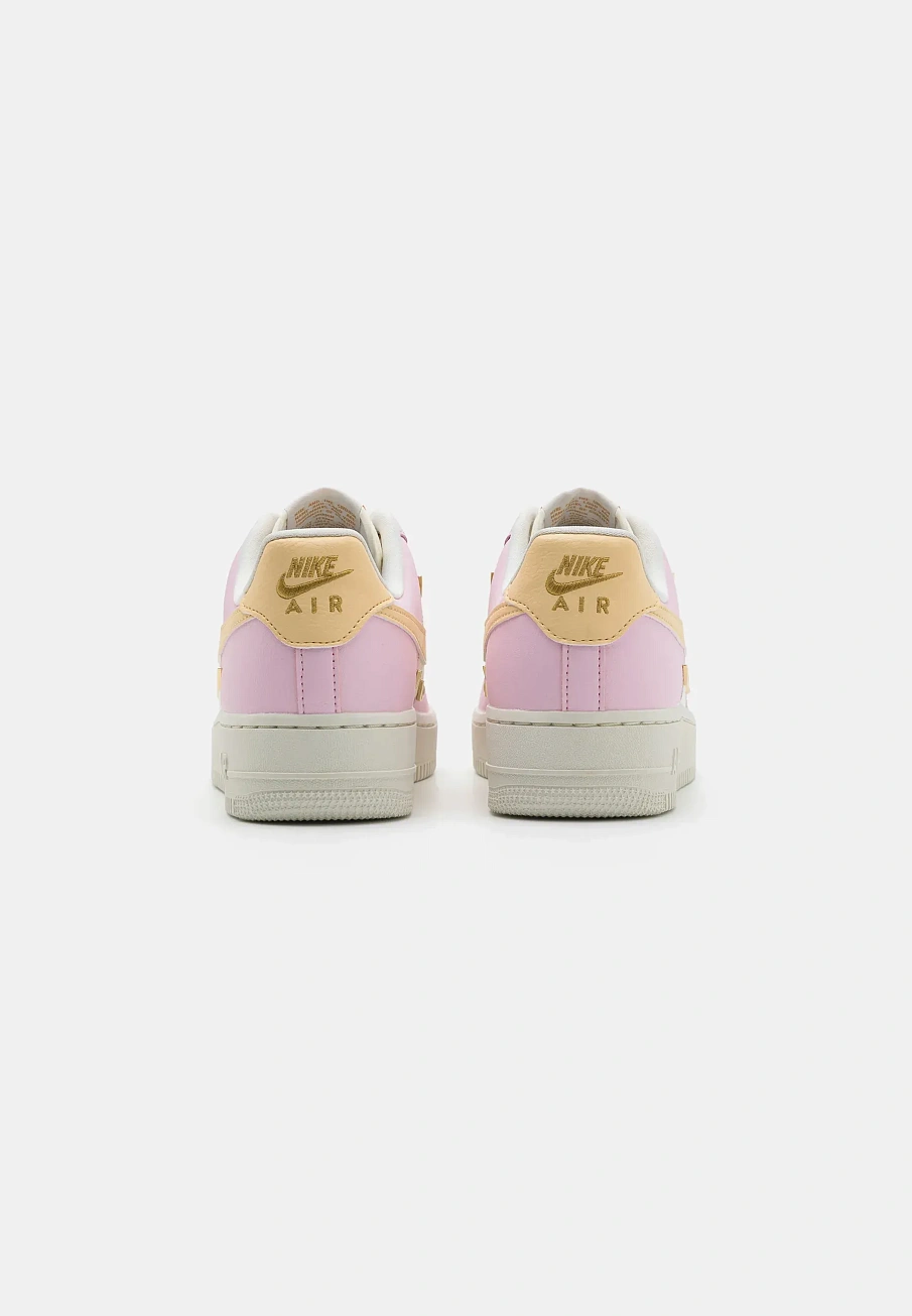 Фото № 3 с приближением к товару «‎AIR FORCE 1 '07»