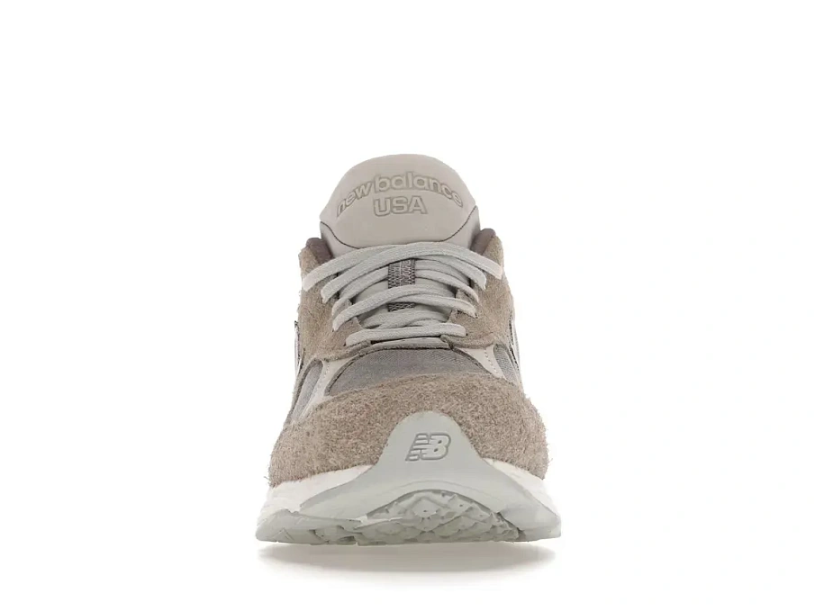 Фото № 2 с приближением к товару «‎New Balance 990v3»