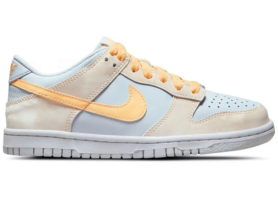 Фото № 1 с приближением к товару «‎Nike Dunk Low»
