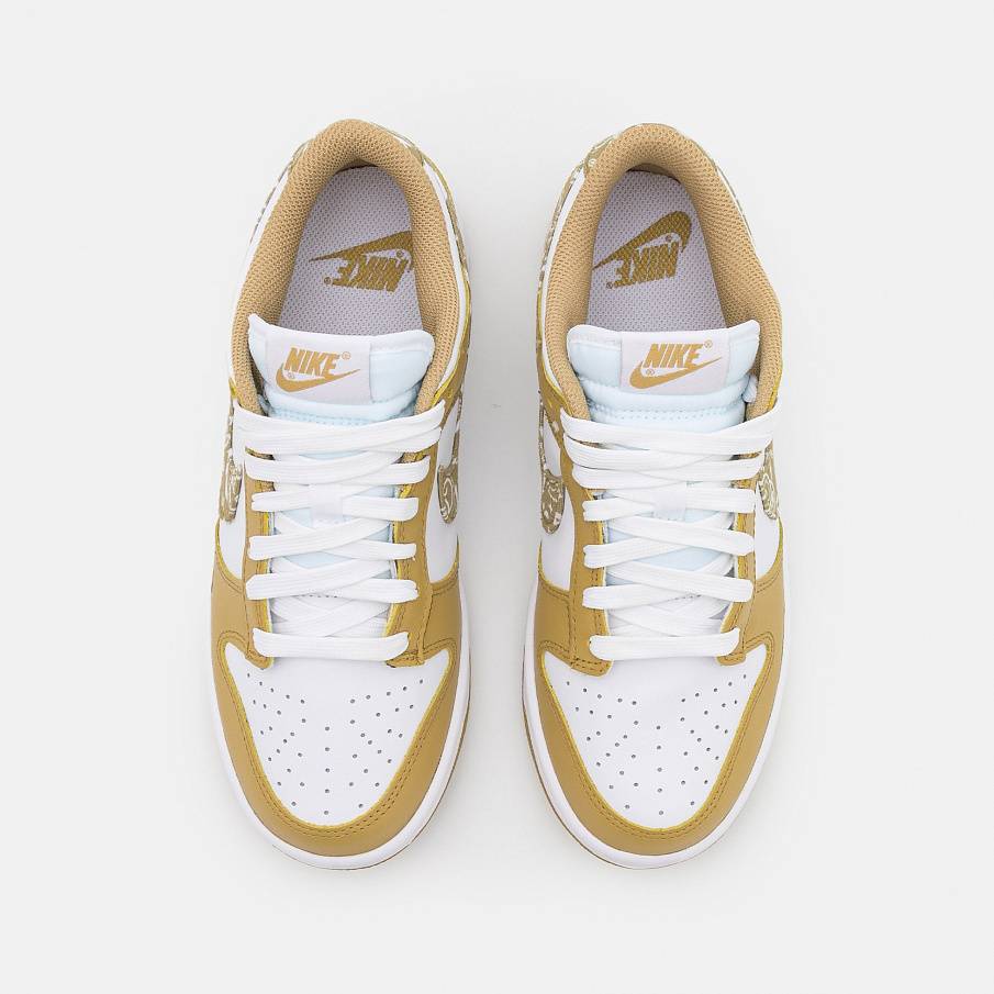 Фото № 5 с приближением к товару «‎Nike Dunk »