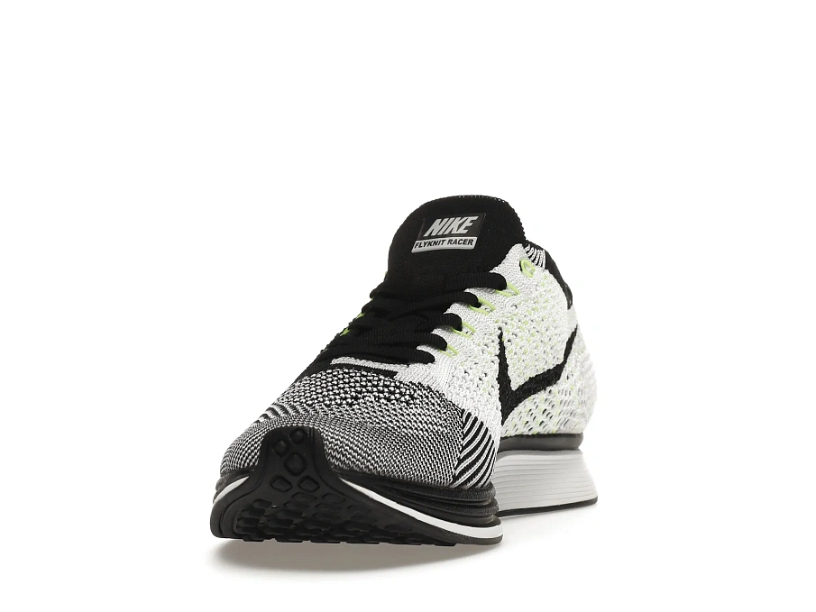 Фото № 2 с приближением к товару «‎Nike Flyknit Racer Black White Volt»