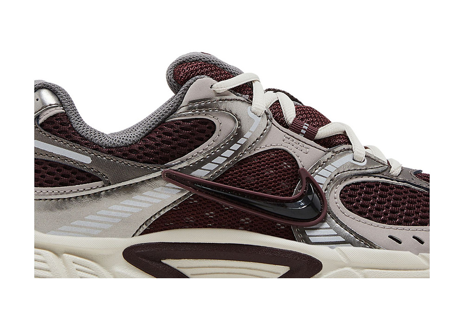Фото № 3 с приближением к товару «‎Women's Nike V5 RNR Burgundy Crush Light Orewood Brown»