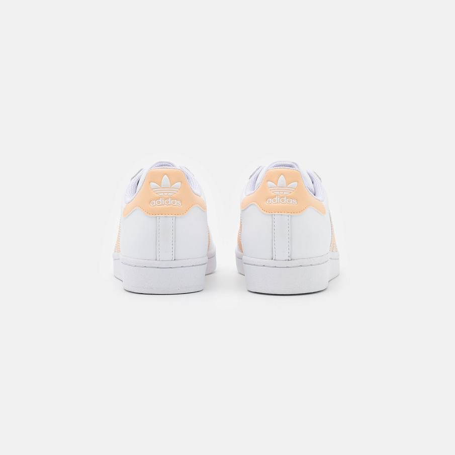 Фото № 3 с приближением к товару «‎Adidas Superstar »