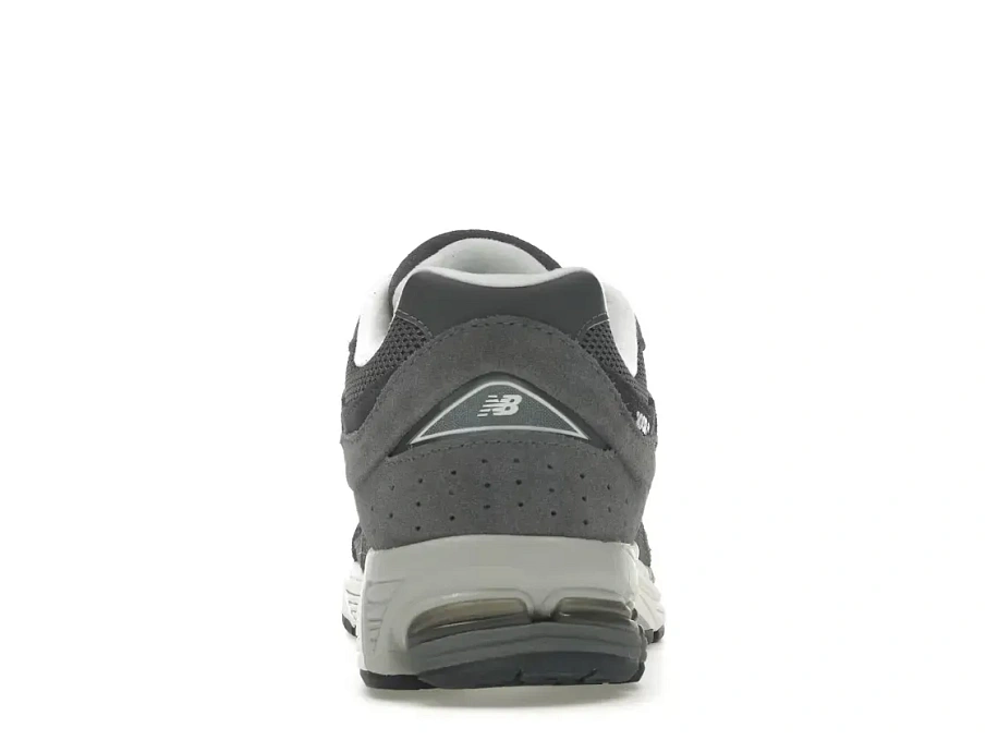 Фото № 4 с приближением к товару «‎New Balance 2002R»