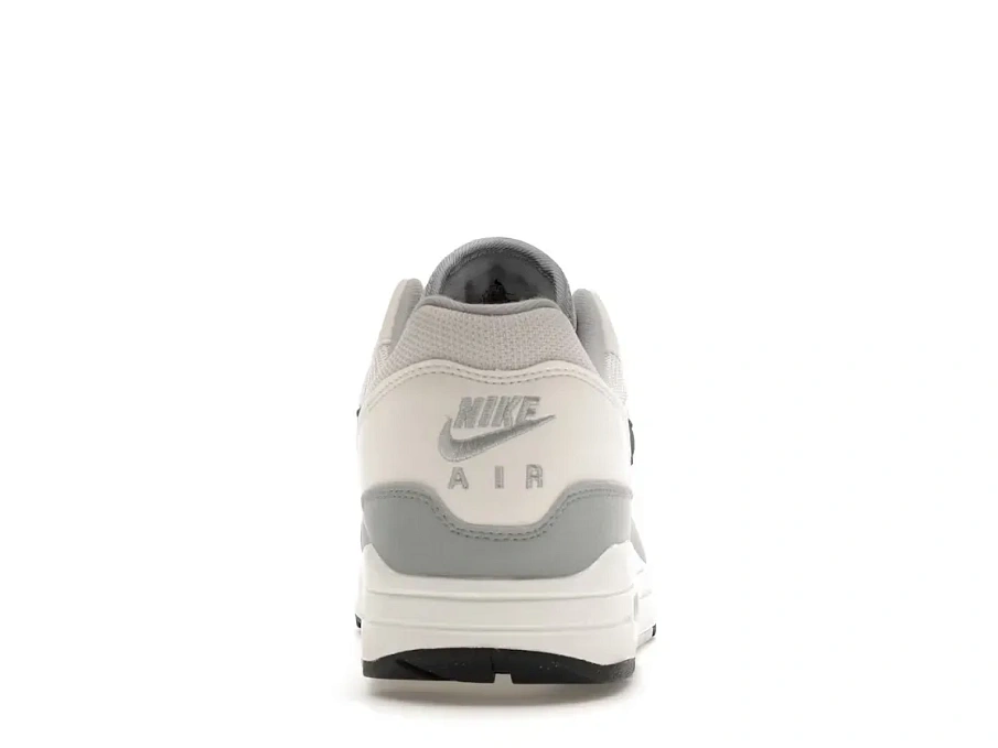 Фото № 4 с приближением к товару «‎Nike Air Max 1»