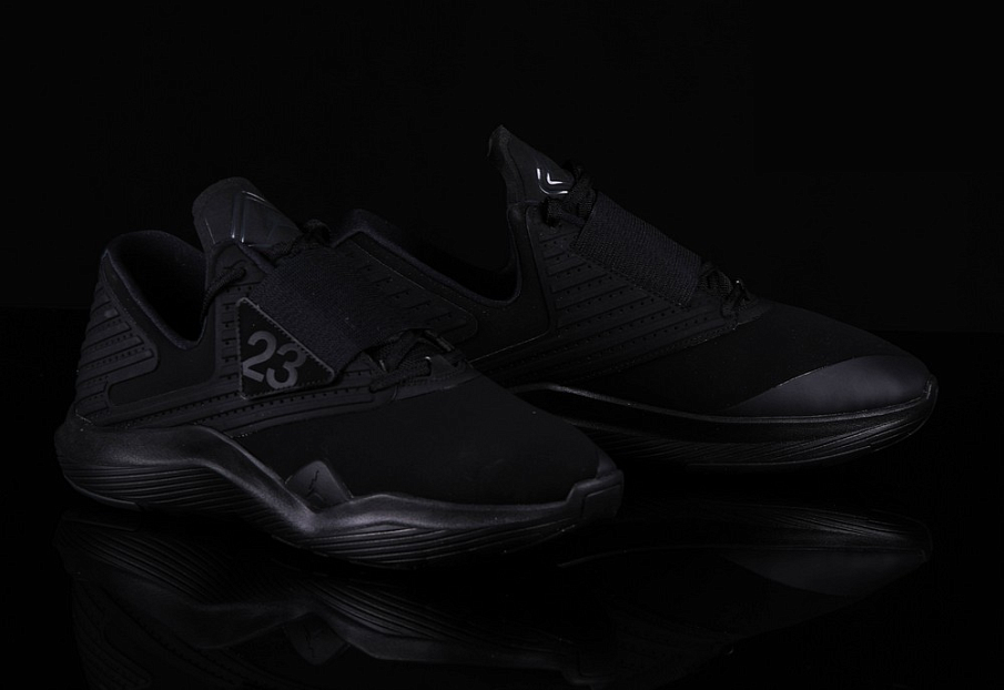 Фото № 1 с приближением к товару «‎Nike Air Jordan Relentless Triple »