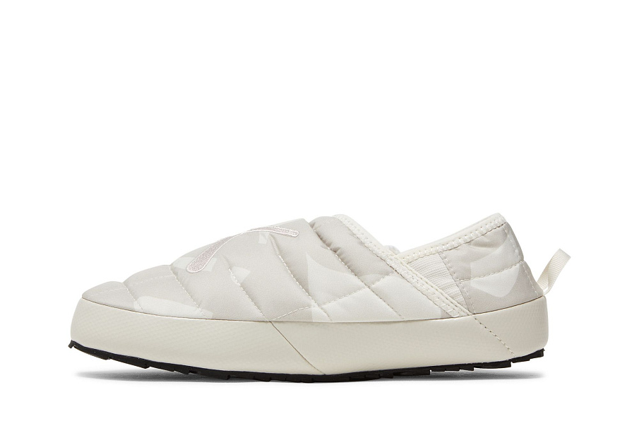 Фото № 4 с приближением к товару «‎KAWS x The North Face ThermoBall Traction Mule VP Moonlight Ivory Camo»