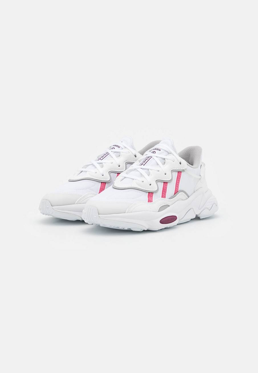 Фото № 3 с приближением к товару «‎Adidas Ozweego »