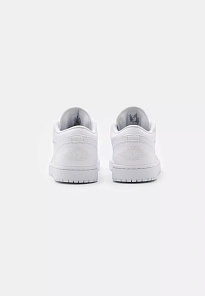 Фото № 3 с приближением к товару «‎AIR JORDAN 1»