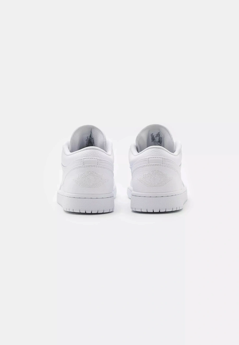 Фото № 3 с приближением к товару «‎AIR JORDAN 1»