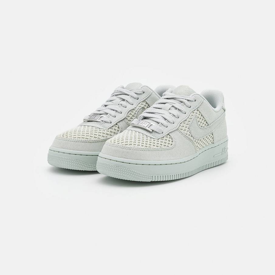 Фото № 3 с приближением к товару «‎Nike Air Force 1 »