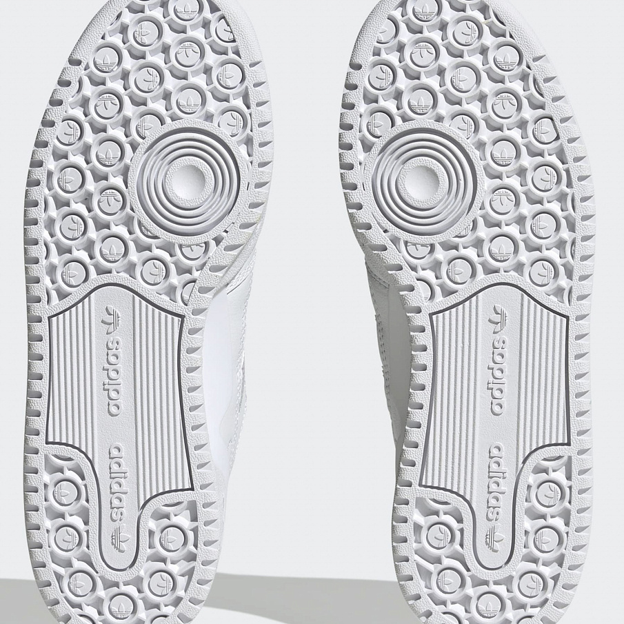 Фото № 5 с приближением к товару «‎Adidas Forum »