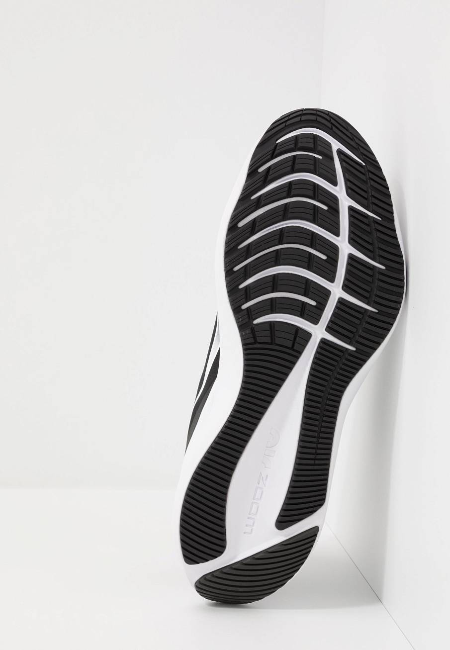 Фото № 5 с приближением к товару «‎Nike Zoom Winflo 7»
