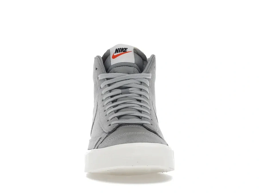 Фото № 2 с приближением к товару «‎Nike Blazer Mid 77 Wolf Grey»