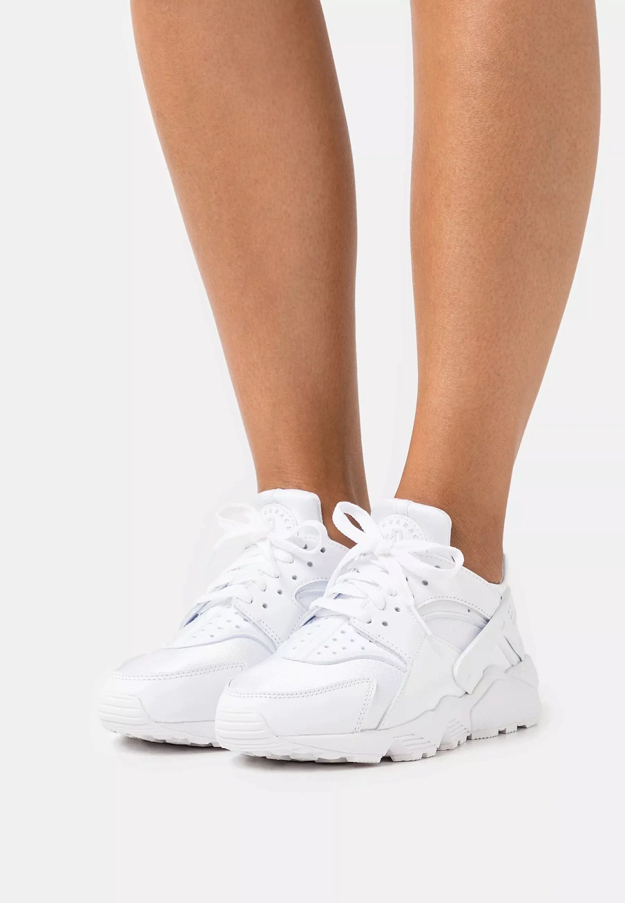Фото № 1 с приближением к товару «‎AIR HUARACHE»