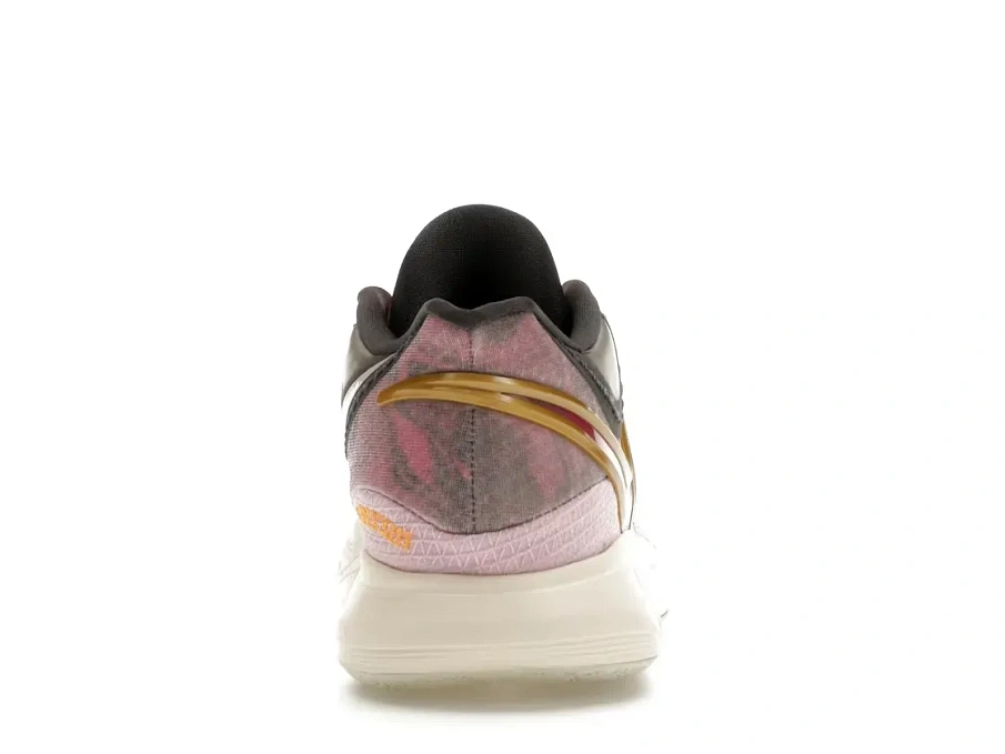 Фото № 4 с приближением к товару «‎Nike Kyrie 8»