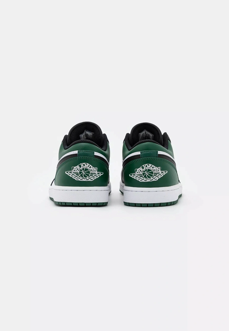 Фото № 2 с приближением к товару «‎AIR JORDAN 1»