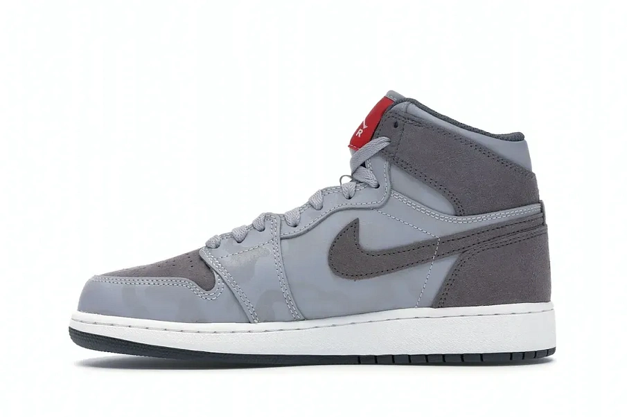 Фото № 3 с приближением к товару «‎Jordan 1 Retro High Camo 3M Wolf Grey »