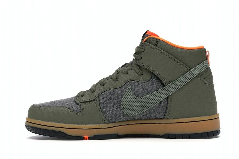 Фото № 3 с приближением к товару «‎Nike Dunk CMFT Swoosh Social Club Olive»