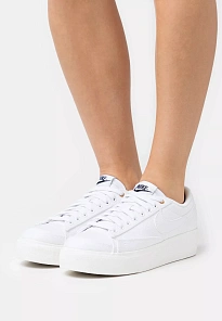 Фото № 4 с приближением к товару «‎BLAZER LOW PLATFORM »