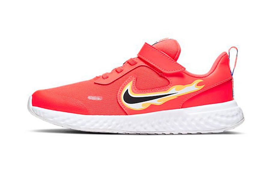 Фото № 1 с приближением к товару «‎Nike Revolution 5 Fire Younger Kids' Shoe»