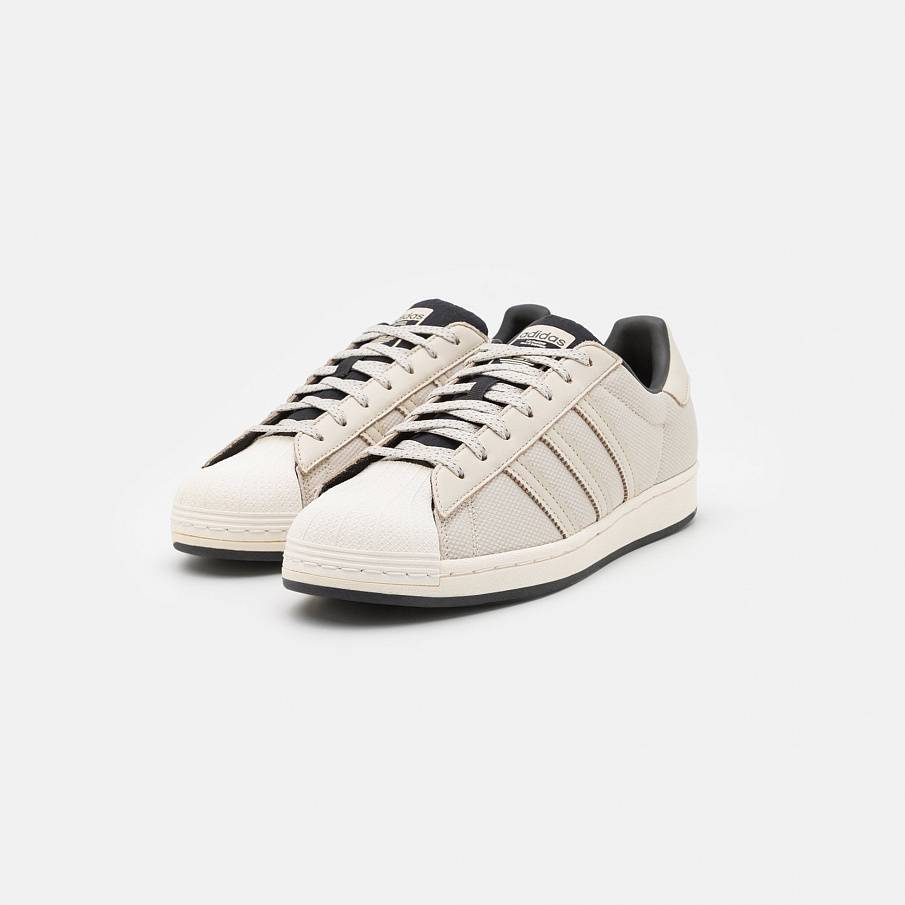Фото № 2 с приближением к товару «‎Adidas Superstar »
