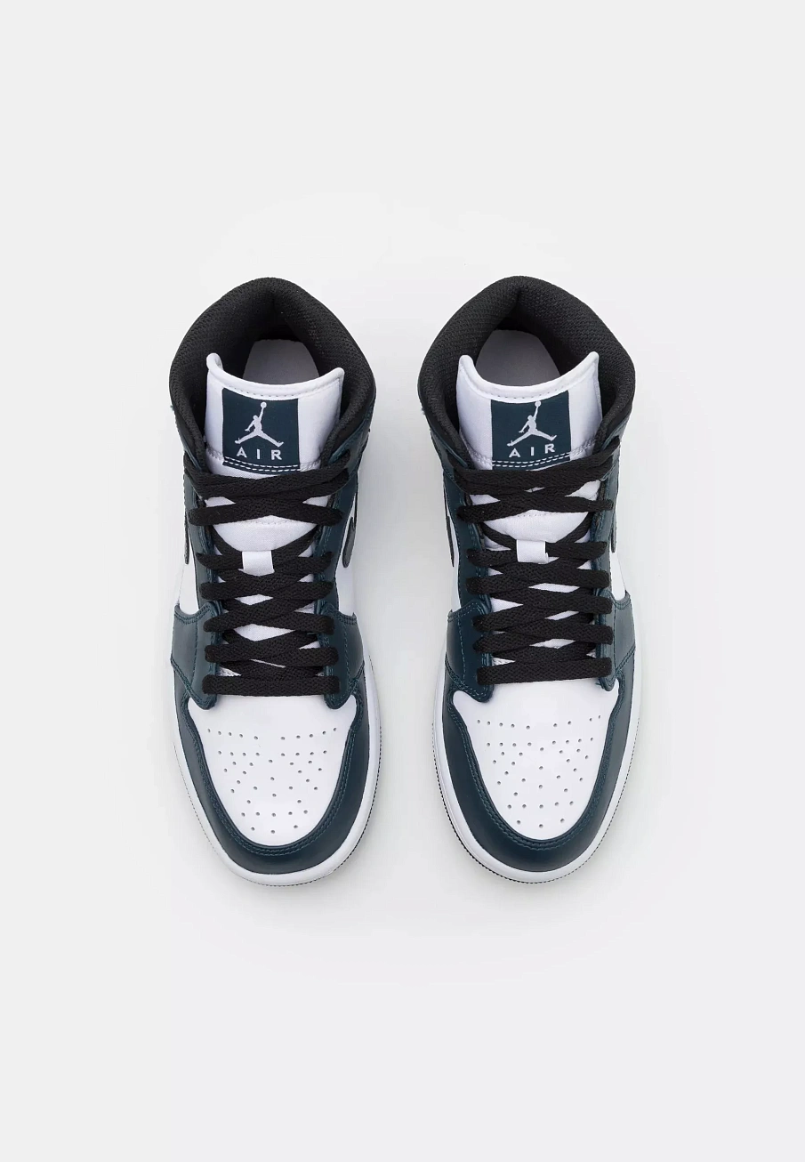 Фото № 4 с приближением к товару «‎AIR JORDAN 1 MID»