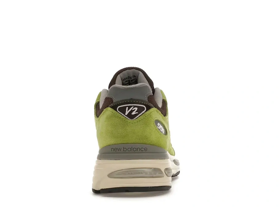Фото № 4 с приближением к товару «‎New Balance 991v2»