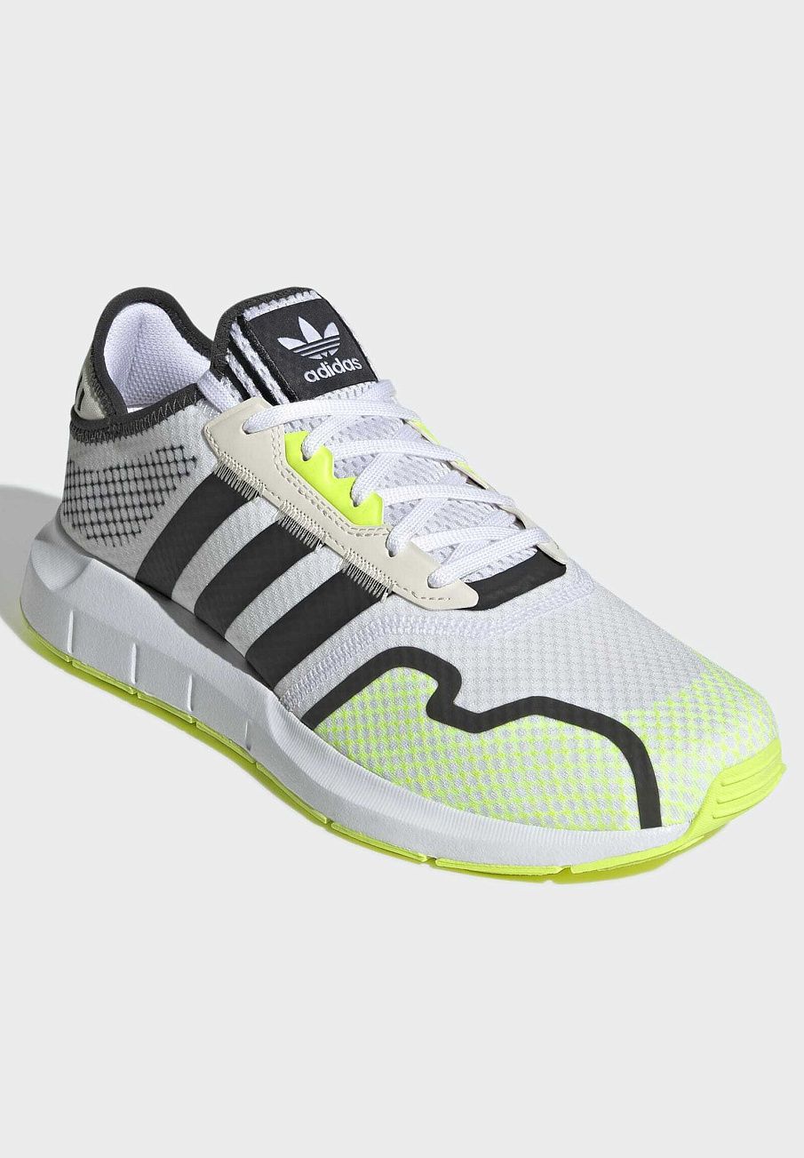 Фото № 2 с приближением к товару «‎Adidas Swift X »
