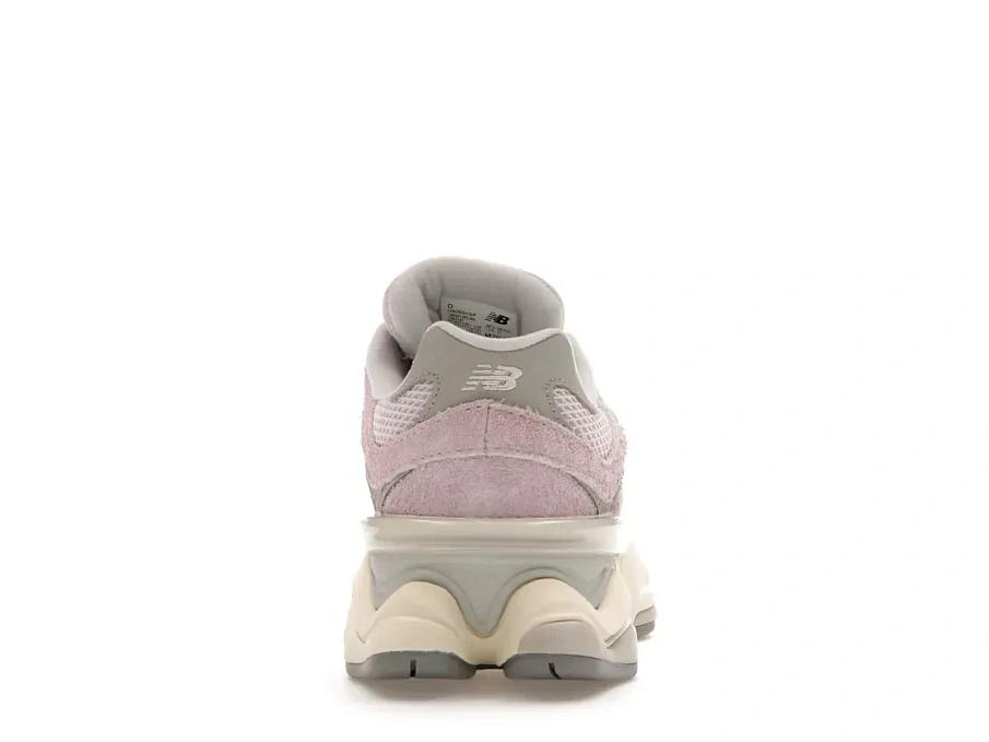 Фото № 4 с приближением к товару «‎New Balance 9060»
