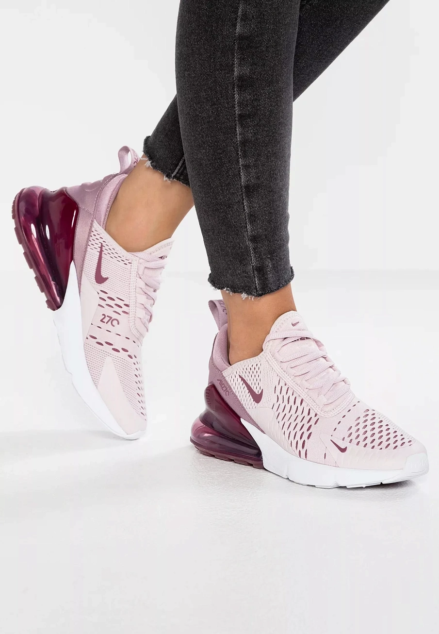 Фото № 4 с приближением к товару «‎AIR MAX 270»