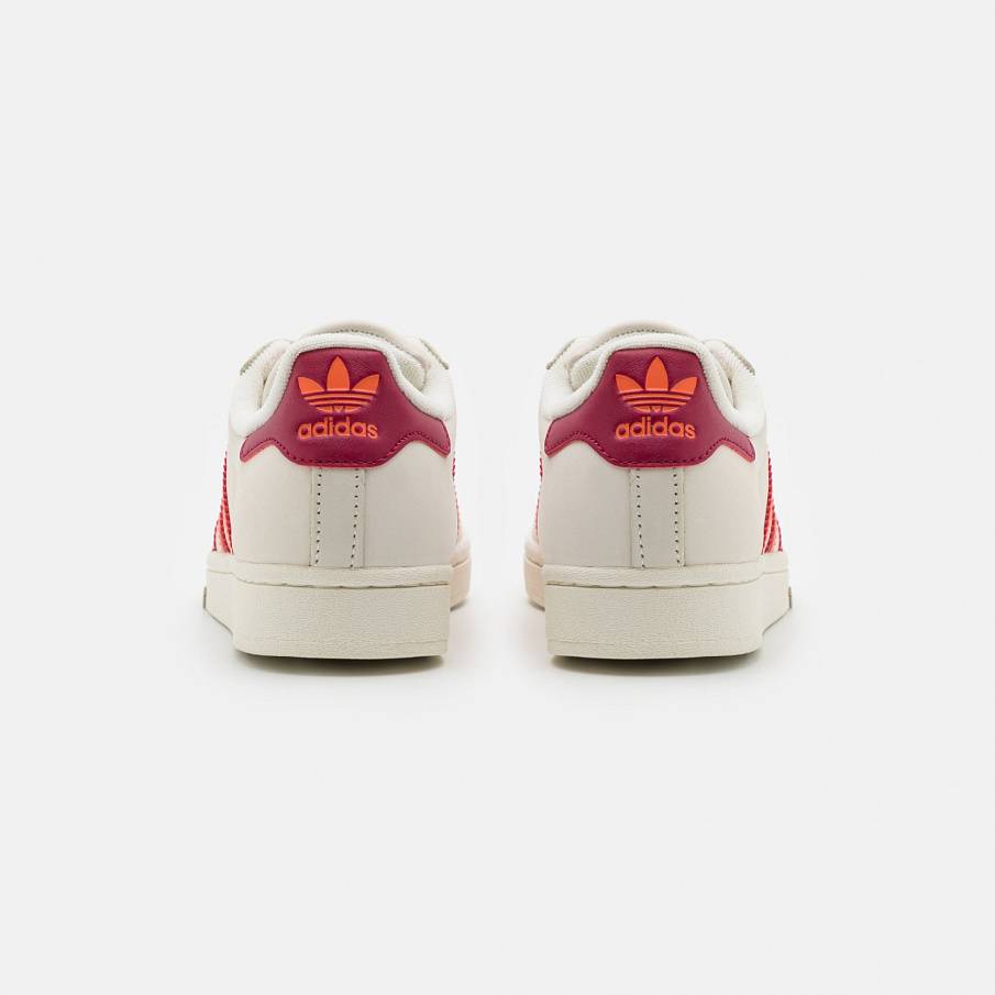 Фото № 3 с приближением к товару «‎Adidas Superstar »