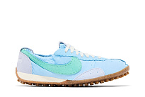 Фото № 2 с приближением к товару «‎Jacquemus x Nike Women's Moon Shoe Emerald Rise»