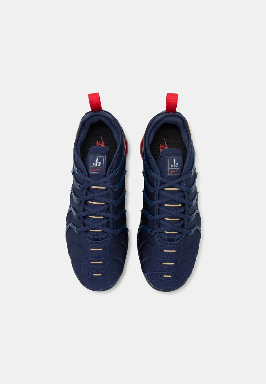 Фото № 4 с приближением к товару «‎AIR VAPORMAX PLUS»