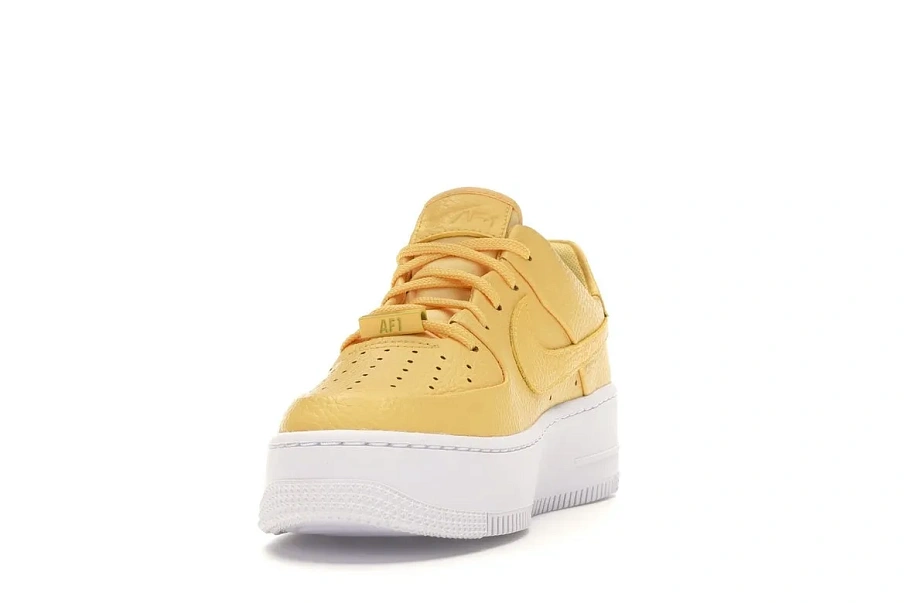 Фото № 4 с приближением к товару «‎Nike Air Force 1 Sage Low Topaz Gold »
