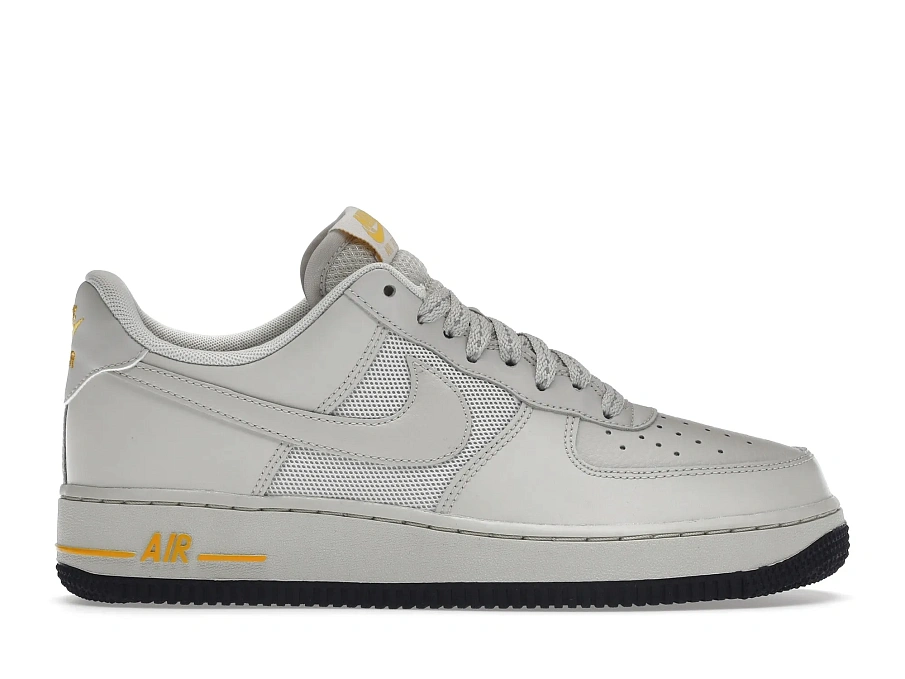 Фото № 1 с приближением к товару «‎Nike Air Force 1 Low 07 Reflective Light Bone»